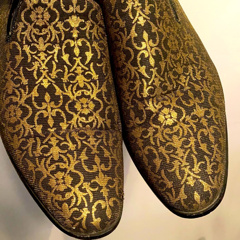 Classy Gold Date Night shoes.